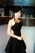 sicheres online casino Xu secara tidak sengaja dapat menangkap bayangan Lian Yi yang berlari melewati